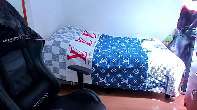 Tommy Bred online show from October 11, 2025, 6:39 pm