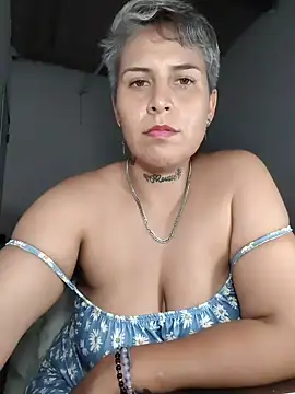 Yessi rousse online show from May 16, 2026, 12:29 am