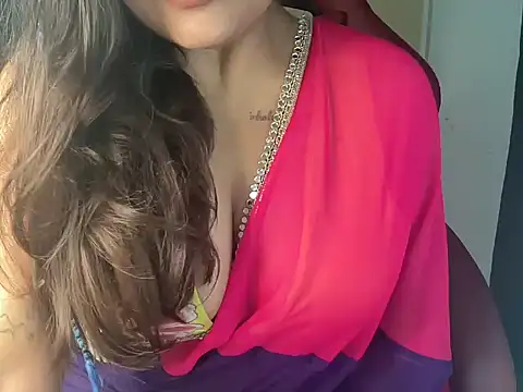 Snapshot of shanayaaa_1 chatting on February 1, 2025, 4:56 am shanayaaa 1 online show from February 1, 2025, 4:56 am