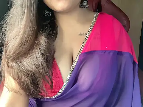 Snapshot of shanayaaa_1 chatting on February 24, 2025, 6:26 pm shanayaaa 1 online show from February 24, 2025, 6:26 pm