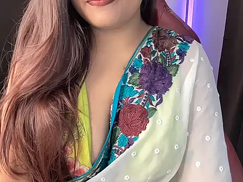 Snapshot of shanayaaa_1 chatting on October 15, 2025, 8:09 pm shanayaaa 1 online show from October 15, 2025, 8:09 pm