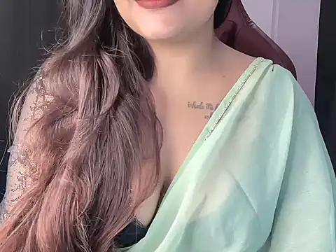 Snapshot of shanayaaa_1 chatting on May 5, 2026, 7:11 pm shanayaaa 1 online show from May 5, 2026, 7:11 pm