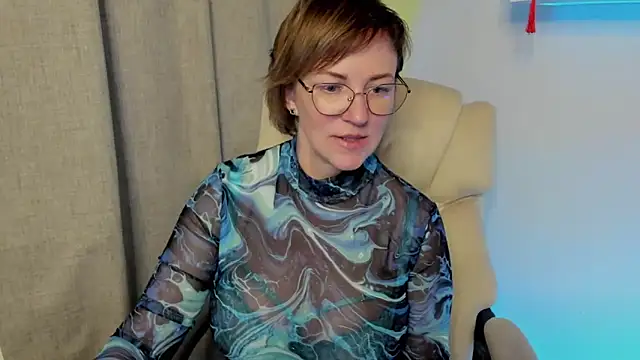 Snapshot of feliziaDesire chatting on May 8, 2026, 11:37 am feliziaDesire online show from May 8, 2026, 11:37 am