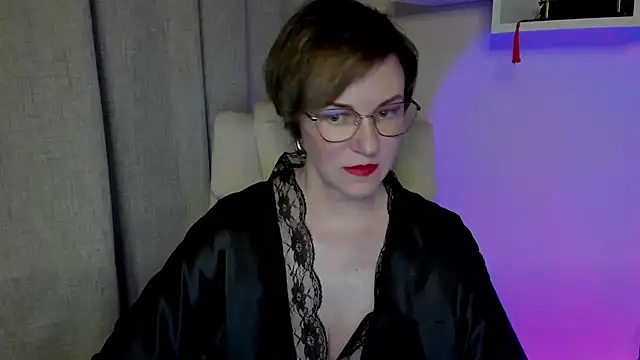 Snapshot of feliziaDesire chatting on June 2, 2026, 6:37 am feliziaDesire online show from June 2, 2026, 6:37 am