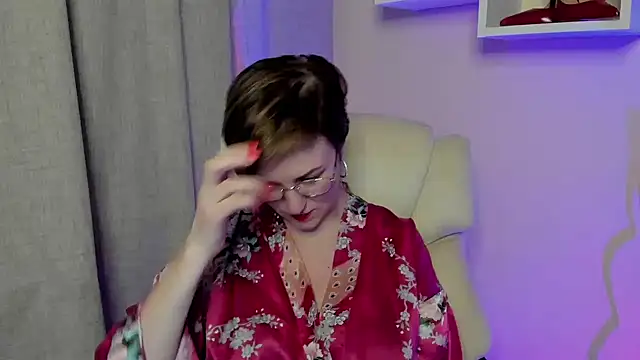 Snapshot of feliziaDesire chatting on June 19, 2026, 8:18 am feliziaDesire online show from June 19, 2026, 8:18 am
