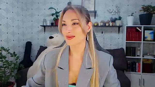 MillaXQueen online show from February 19, 2026, 2:57 pm