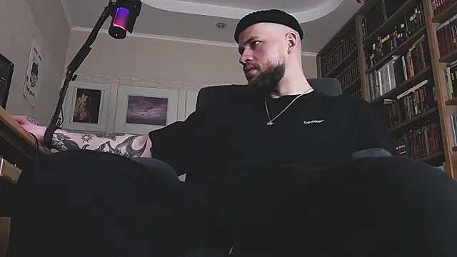 Snapshot of FindomJason chatting on March 6, 2026, 6:32 am FindomJason online show from March 6, 2026, 6:32 am