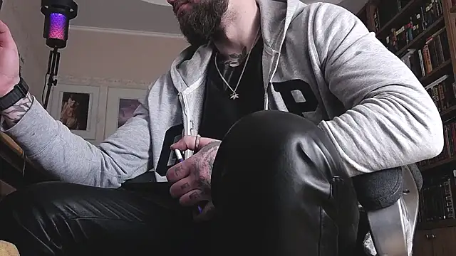 Snapshot of FindomJason chatting on March 19, 2026, 8:40 am FindomJason online show from March 19, 2026, 8:40 am