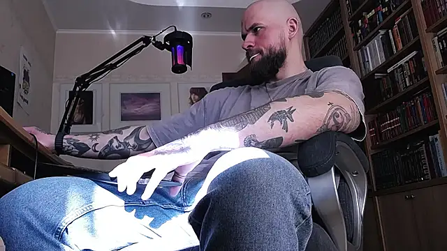 Snapshot of FindomJason chatting on March 29, 2026, 6:13 am FindomJason online show from March 29, 2026, 6:13 am