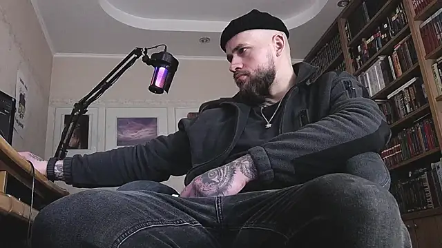 Snapshot of FindomJason chatting on April 2, 2026, 5:49 am FindomJason online show from April 2, 2026, 5:49 am