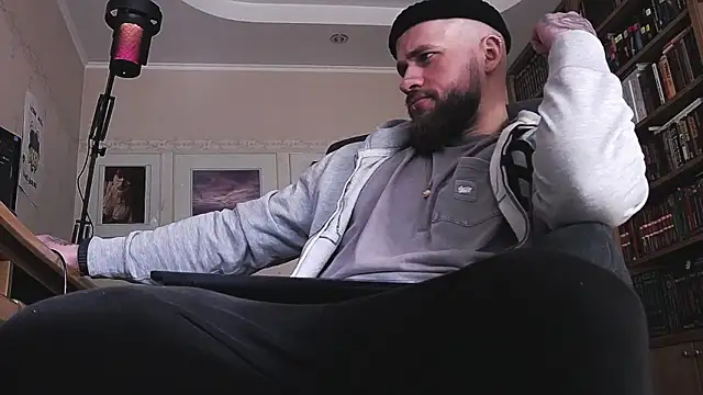 Snapshot of FindomJason chatting on April 4, 2026, 5:49 am FindomJason online show from April 4, 2026, 5:49 am