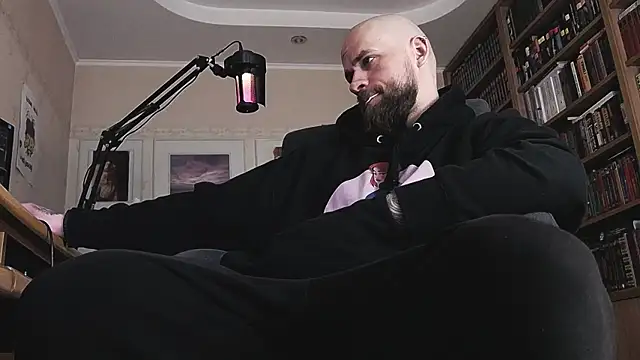 Snapshot of FindomJason chatting on April 5, 2026, 9:28 am FindomJason online show from April 5, 2026, 9:28 am