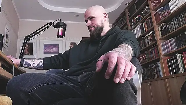 Snapshot of FindomJason chatting on April 7, 2026, 8:37 am FindomJason online show from April 7, 2026, 8:37 am