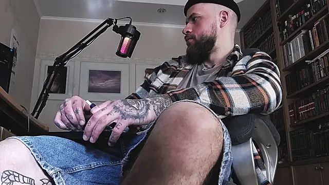 Snapshot of FindomJason chatting on April 12, 2026, 5:56 am FindomJason online show from April 12, 2026, 5:56 am