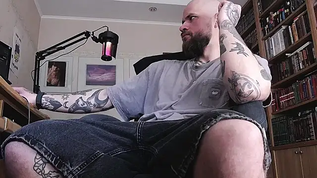 Snapshot of FindomJason chatting on April 14, 2026, 7:03 am FindomJason online show from April 14, 2026, 7:03 am