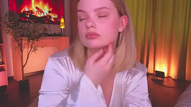 Snapshot of Hottie_Jane chatting on July 25, 2026, 1:30 pm Hottie Jane online show from July 25, 2026, 1:30 pm