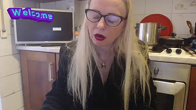 Snapshot of martachatte chatting on February 26, 2025, 4:35 pm martachatte online show from February 26, 2025, 4:35 pm