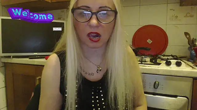 Snapshot of martachatte chatting on February 27, 2025, 8:09 pm martachatte online show from February 27, 2025, 8:09 pm