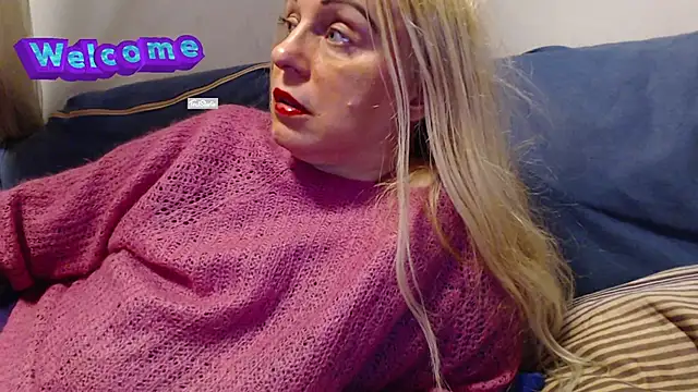 Snapshot of martachatte chatting on March 2, 2025, 6:30 pm martachatte online show from March 2, 2025, 6:30 pm