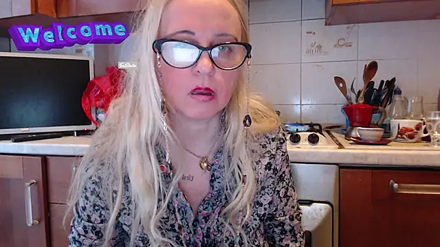 Snapshot of martachatte chatting on March 3, 2025, 6:04 am martachatte online show from March 3, 2025, 6:04 am