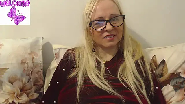 Snapshot of martachatte chatting on March 20, 2025, 7:04 pm martachatte online show from March 20, 2025, 7:04 pm