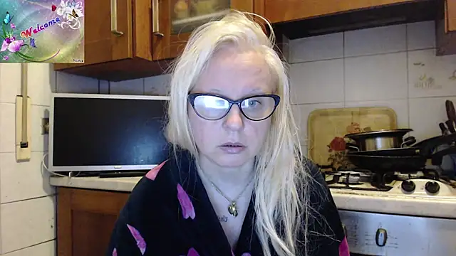 Snapshot of martachatte chatting on October 9, 2025, 3:04 am martachatte online show from October 9, 2025, 3:04 am