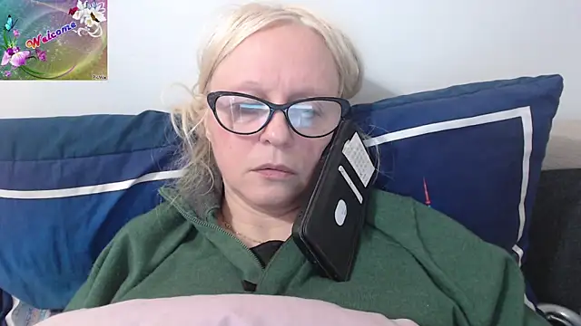 Snapshot of martachatte chatting on October 18, 2025, 7:09 am martachatte online show from October 18, 2025, 7:09 am