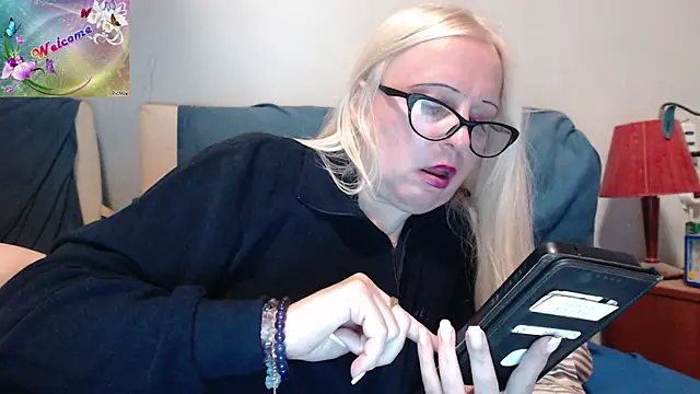 Snapshot of martachatte chatting on October 21, 2025, 7:58 pm martachatte online show from October 21, 2025, 7:58 pm