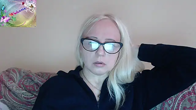 Snapshot of martachatte chatting on October 22, 2025, 8:03 am martachatte online show from October 22, 2025, 8:03 am