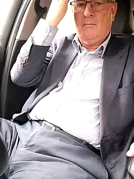 stiffandlubedxh online show from January 13, 2026, 8:58 pm