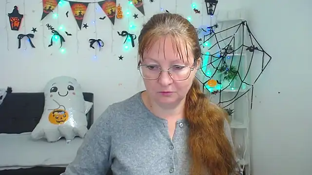 VanessaHotts online show from October 18, 2025, 5:43 am