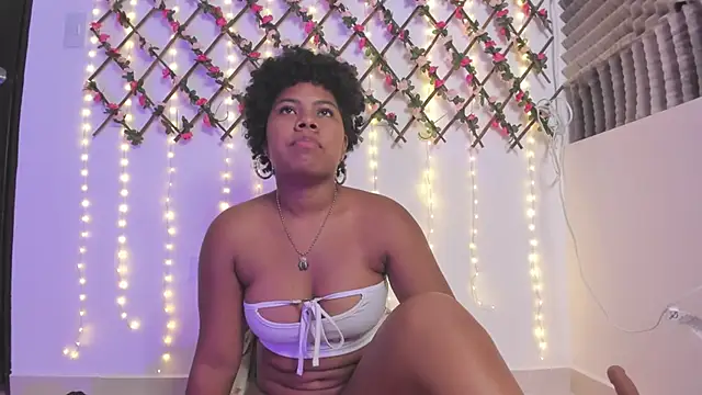 Snapshot of naughty_ebonyy chatting on April 22, 2026, 3:09 am naughty ebonyy online show from April 22, 2026, 3:09 am