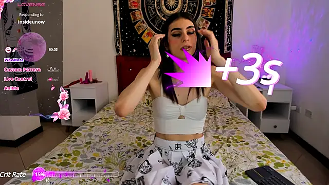 luna del rey  online show from December 11, 2024, 4:20 pm