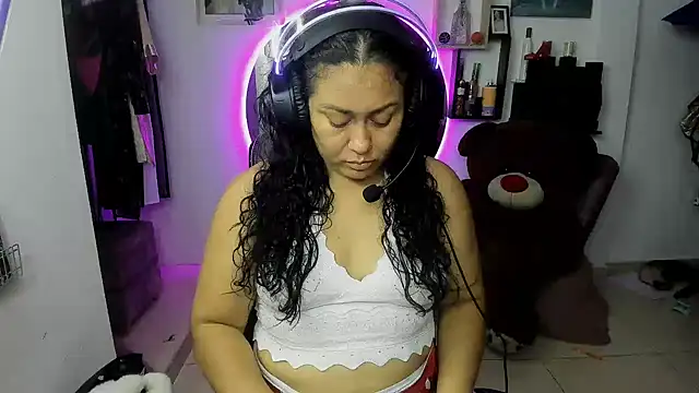 AliceFox Milf online show from March 21, 2026, 3:33 am