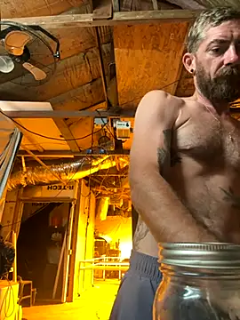 mandjpuff2 online show from September 10, 2025, 9:48 pm