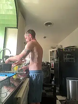 mandjpuff2 online show from September 11, 2025, 7:25 pm