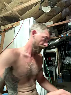 mandjpuff2 online show from September 14, 2025, 4:11 am