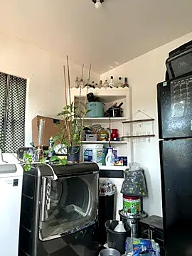 mandjpuff2 online show from October 22, 2025, 8:19 pm