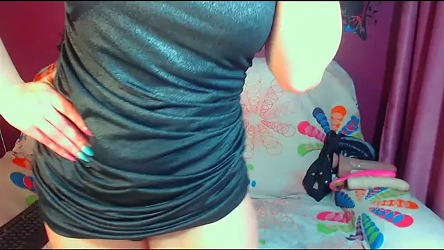 Snapshot of milflovelyxxx chatting on May 9, 2026, 10:20 am milflovelyxxx online show from May 9, 2026, 10:20 am