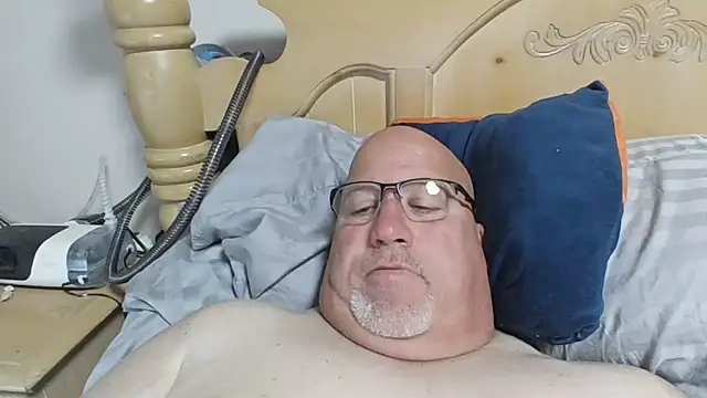 Bigbear0563 online show from April 5, 2026, 4:37 pm