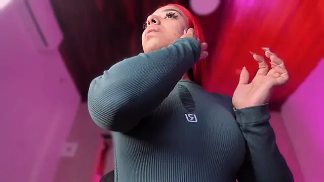 Emmily Savage online show from December 22, 2025, 12:02 pm