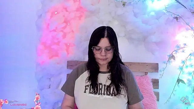 Mey moon online show from February 3, 2025, 10:54 pm