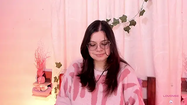 Mey moon online show from February 18, 2025, 4:16 pm