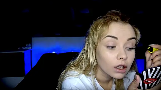 StephanieSweety online show from November 14, 2025, 11:31 am