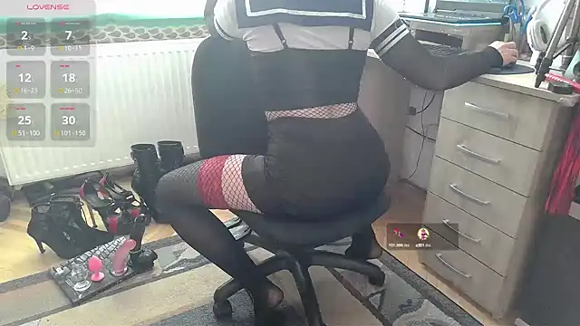 Snapshot of SissyLunaCD chatting on March 17, 2025, 3:50 pm SissyLunaCD online show from March 17, 2025, 3:50 pm