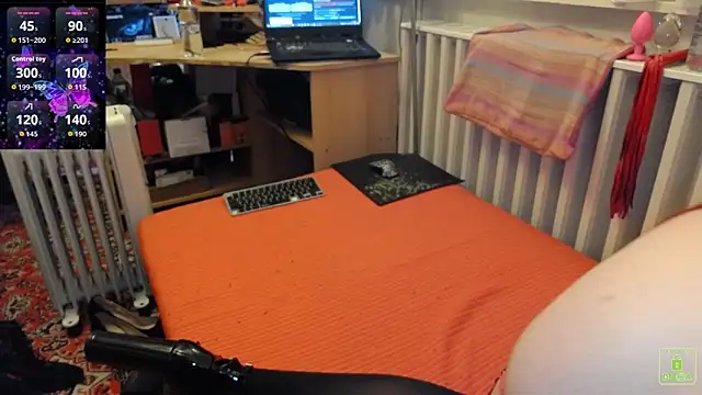 SissyLunaCD online show from April 21, 2026, 7:03 am