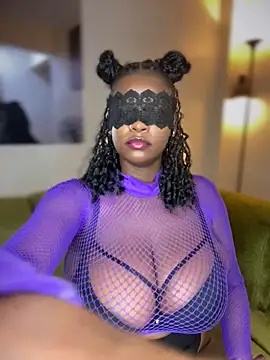 Snapshot of Sexy_panda69 chatting on May 17, 2026, 1:40 pm Sexy panda69 online show from May 17, 2026, 1:40 pm