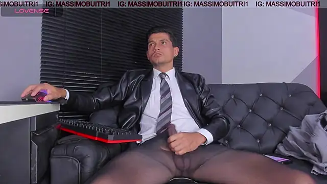 Snapshot of massimo_g chatting on April 18, 2026, 12:58 am massimo g online show from April 18, 2026, 12:58 am