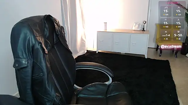 Crystal-dreamt online show from April 15, 2026, 10:00 am