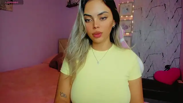 Snapshot of Gabby_prieto chatting on June 19, 2026, 1:21 am Gabby prieto online show from June 19, 2026, 1:21 am